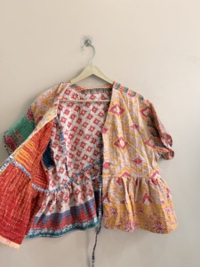 เสื้อฮิปปี้สไตล์กันตะทำมือขายส่งจำนวนมาก เสื้อโบฮีเมียนลายชนเผ่าวินเทจ - Product Image 5