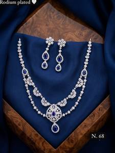 Parure de mariée plaquée or de haute qualité pour femme : collier ras-du-cou, boucles d'oreilles pendantes, tikka, zircon ethnique, dernier design pour mariage et fiançailles - Product Image 1