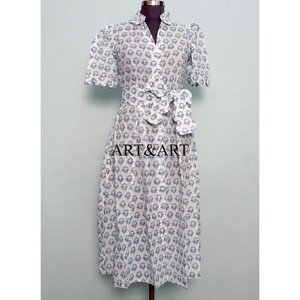 Robe midi 100 % biologique imprimée à la main motif floral, manches courtes, style bohème en coton, coupe trapèze, idéale pour la plage – Vente en gros - Product Image 1