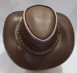 Chapeau de cowboy en cuir marron de qualité supérieure avec bordure métallique et bande tressée, idéal pour l'équitation, le ranch et les activités de plein air - Product Image 4