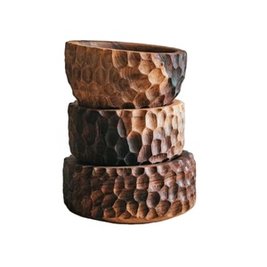 Bols de service texturés en bois d'acacia fabriqués à la main plateau en bois naturel pour salade de fruits bol en bois rustique décoratif à usage domestique - Product Image 1