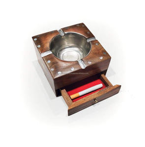 ที่เขี่ยบุหรี่แบบโบราณทำจากไม้เนื้อแข็งพร้อมช่องสี่ช่องและลายแกะสลักโลหะสำหรับใช้กับบุหรี่/ซิการ์ - Product Image 6