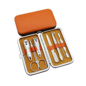 Kit de Manicura y Pedicura Clásico Premium de 7 Piezas, Cortaúñas 4 en 1, Herramientas de Acero Inoxidable, Estuche de Almacenamiento de Cuero Puro Profesional - Product Image 4