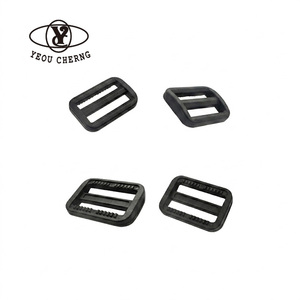 Hebilla de Plástico Negra YEOU CHERNG con Cierre de Escalera, Clip Ajustable para Correas de Bolsos y Accesorios - Product Image 1
