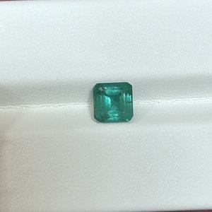 Esmeraldas Naturales de Zambia, Peso 1.10 Quilates, Gema de Esmeralda Natural de Zambia, Corte Octogonal Verde Intenso, Gema Suelta Facetada para Joyería - Product Image 1