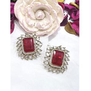 Elegantes Pendientes con Acabado Plateado y Circonitas de la Mejor Calidad para Mujeres y Niñas, Ideales para Looks de Noche y Fiestas - Product Image 1