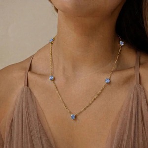 Collar Alexandrite Station en oro, cadena de alejandrita que cambia de color, collar de piedras preciosas minimalista y delicado para mujer - Product Image 2