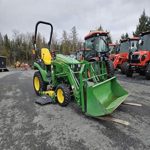Compre el Tractor John Deere 2025R en Venta con Cargador de Acoplamiento Rápido y Cucharón Disponible a Precio Económico. Compre John Deere 2025R - Product Image 3