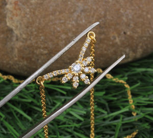 สร้อยคอเงินแท้ 925 ชุบทองคำขาวสไตล์วินเทจมินิมอล ประดับเพชร CZ ดีไซน์เรียบหรู เหมาะสำหรับทุกเพศทุกวัย ใส่ซ้อนกันได้ เป็นของขวัญสำหรับใช้ในชีวิตประจำวัน - Product Image 4