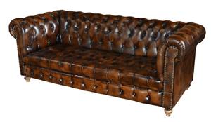 Sofá de Tres Plazas de Cuero Buff de Alta Demanda, Modelo Chesterfield, Tapizado en Cuero Buff Genuino a Precio de Exportación - Product Image 2