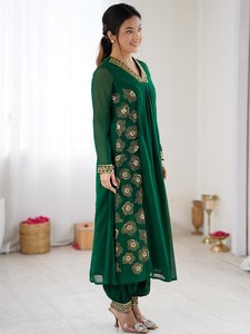 Conjunto de Salwar Kameez Verde Bordado para Mujer, Corte Regular Tradicional, Largo Regular, Elegante para Invierno, Georgette Sintético Elástico - Product Image 2