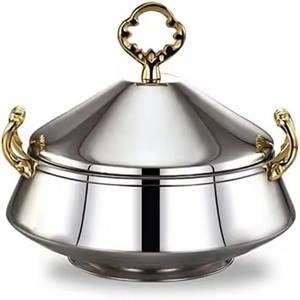 Casserole en acier inoxydable poli avec couvercle en dôme, poignées dorées et bouton décoratif classique - Product Image 1