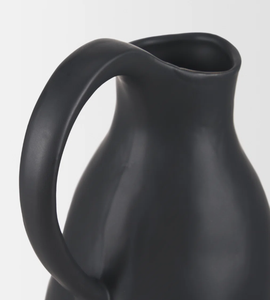 Vase à fleurs en métal magnifiquement sculpté, d'une allure luxueuse et de style ancien, idéal pour créer une ambiance charmante et intemporelle. - Product Image 3