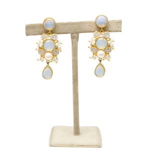 Boucles d'oreilles 3 couches en laiton plaqué or 24 carats pour femme, avec opalite, zircone cubique et perle d'eau douce, magnifiques et imposantes, pour mariage - Product Image 3