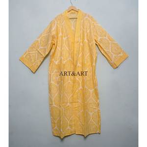 Bata de verano transpirable de algodón estilo kimono con diseño floral, diseñada para ropa de dormir femenina y movimiento sin restricciones. - Product Image 3