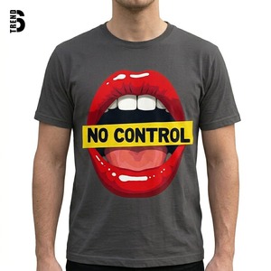 เสื้อยืดลำลองแบบยูนิเซ็กส์ คอโอ แขนสั้น พิมพ์ลาย No Control Lips ด้านหน้า ทรงปกติ ผ้าเจอร์ซีย์คอตตอน ระบายอากาศได้ดี เป็นมิตรต่อสิ่งแวดล้อม - Product Image 1