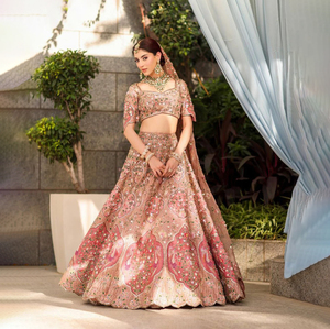 Robe de cérémonie indienne ethnique traditionnelle élégante de haute qualité, Lehenga Choli, design attrayant pour les occasions spéciales, prête à porter - Product Image 1