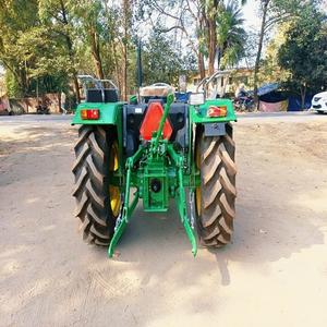 Qualité supérieure pour tracteur John Deere 5042D 4x4 avec pompe pour tâches agricoles intensives Livraison rapide et performance fiable - Product Image 1