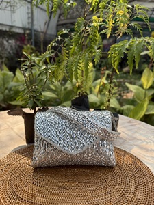 Bolso de Mano de Lujo con Adornos Metálicos, Forro de PU, para Mujer, para Fiestas, Bodas y Uso Diario - Product Image 4