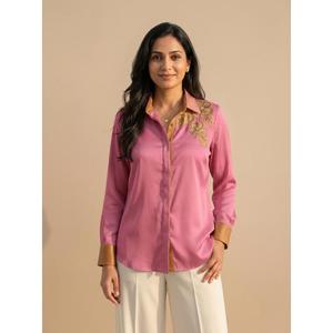 Chemise élégante à col pour femme, coupe décontractée, idéale pour le travail, les voyages et les sorties du week-end. Achetez directement auprès du fournisseur. - Product Image 1