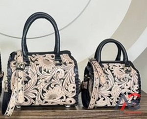 Ensemble de sacs de voyage et de week-end en cuir de vachette fait main, motif pique, collection Super Septembre, vente flash - Product Image 1
