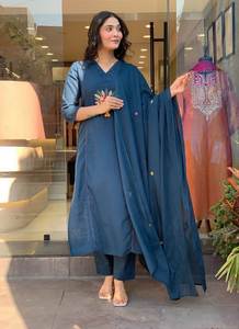 NUEVO LANZAMIENTO: Conjunto de Salwar Kameez para Mujer, Kurta Bordada, Estilo Gajaro ERIE Moderno para Fiestas, Todas las Temporadas, Viscosa Pura de Secado Rápido - Product Image 3