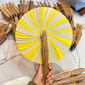 Éventail en feuille de palmier écologique du Vietnam pour la décoration d'événements festifs avec service de personnalisation de marque - Product Image 4