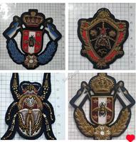 Badge 3D surélevé fait main de haute qualité, personnalisé, de luxe, brodé motif Couronne Abeille, en fil métallique, résistant à l'eau et écologique
