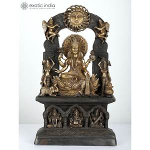 Diosa de 18 pulgadas Lakshmi sentada en Lotus Singhasan, escultura de latón, estatua intrincada tallada - Product Image 1