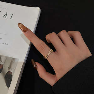 แหวนแฟชั่นทันสมัย แหวนทองคำแท้ 18K เพชรเพาะเลี้ยงในห้องปฏิบัติการ แหวนแบบเปิดปรับขนาดได้ แหวนแต่งงาน แหวนเรียบหรู แหวนรูปกากบาท - Product Image 3