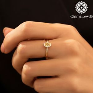 Bague de fiançailles en argent Charm Jewells avec moissanite taille coussin, plaqué or 18 carats, sertie à griffes, style classique et romantique pour femme - Product Image 1