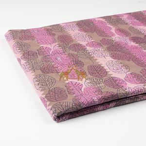 Tela india hecha a mano con estampado floral de algodón, tela con estampado Dabu, tela con estampado a mano para decoración del hogar y vestidos. - Product Image 6