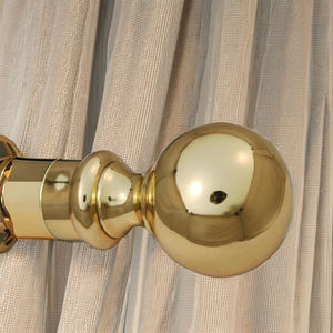 Embout de rideau en laiton poli de forme sphérique, design industriel moderne, robuste et écologique, 50 mm, accessoires pour tringles à rideaux - Product Image 1