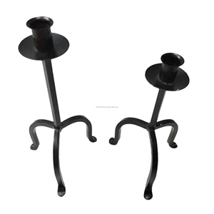 Petits bougeoirs en fer forgé antiques bougeoirs en fer ensemble de 2 bases de trépied pour mariage et fête décoratifs à la maison - Product Image 3