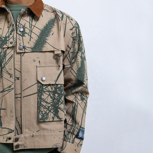 Veste à imprimé graphique personnalisé avec col en velours côtelé, multi-poches, streetwear décontracté, vêtement d'extérieur unisexe, confort optimal - Product Image 3