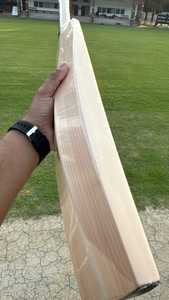 Bate de Críquet HIT ZONE Grado 1 de Madera de Sauce Inglés, para Bola Dura, Profesional, Ligero, 40MM de Grosor, con Logotipo Personalizado, para Golpes Potentes - Product Image 3