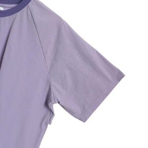 T-shirt décontracté pour homme, coupe oversize, manches raglan violettes, col rond, tricoté, couleur unie, bordure contrastante, design épuré - Product Image 3