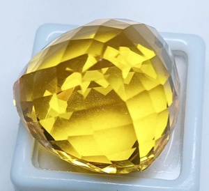 พลอยโทแพซสีเหลืองธรรมชาติทรงทริลเลียนคัท ขนาดพลอยโทแพซสำหรับทำเครื่องประดับ จี้สร้อยคอ ขายส่ง - Product Image 1