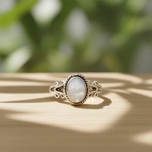 Bague en pierre de lune 3,1 grammes, montres élégantes et stylées - Product Image 3