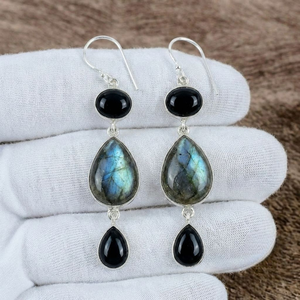 Boucles d'oreilles pendantes artisanales en argent sterling 925 massif avec serti clos, labradorite et onyx, style bohème, pierres précieuses - Product Image 2