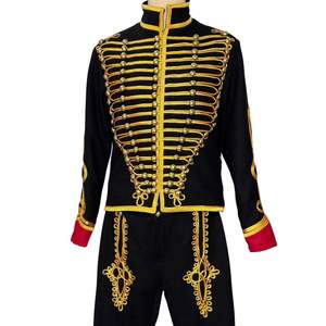 Veste de parade, au design en coton noir avec des tresses et des boutons dorés inspirés des uniformes des hussards napoléoniens - Product Image 1