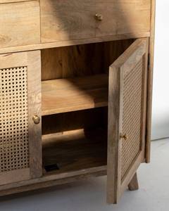 Vitrine en rotin Vandana Altis Optima, design moderne de meubles de rangement en rotin naturel tissé - Product Image 3