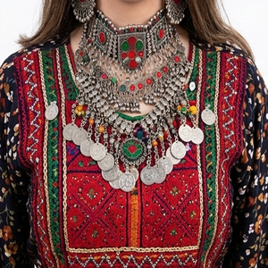 Robe traditionnelle ethnique vintage Kuchi, grande taille, longue jusqu'au sol, manches longues, multicolores, tenue de fête afghane, robes Kuchi afghanes - Product Image 4