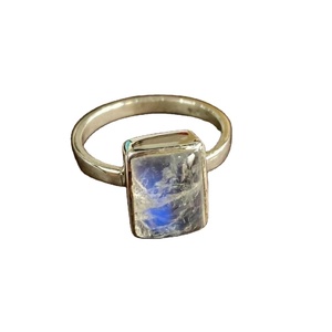 Bague de fiançailles artisanale en argent sterling 925 avec pierre de lune naturelle fantaisie, sertie griffe, pour femme, cadeau pour elle - Product Image 1
