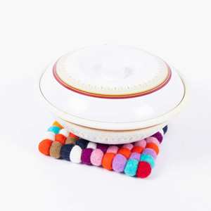 Juego de 4 Salvamanteles de Fieltro y Lana Autosecantes Hechos a Mano, Súper Absorbentes y Antiarañazos, Accesorio de Decoración para Mesa - Product Image 4