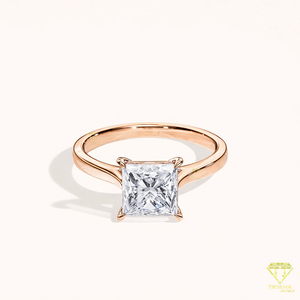 Anillo de Compromiso de Moissanita Contemporáneo en Oferta para Mujer con Inspiración Nupcial Vanguardista Disponible al Mejor Precio - Product Image 1