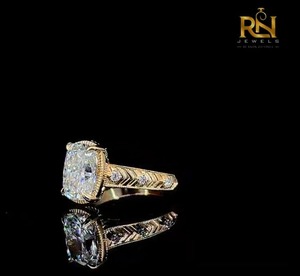 Bague Art Déco en Or Massif Gravé Vintage avec Diamant de Laboratoire Taillé Coussin 2 Carats pour Femme – Fournisseur OEM ODM B2B en Gros - Product Image 4