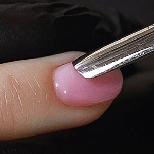Poussoir à cuticules avec poignée antidérapante, outil de précision pour le nettoyage et le façonnage des ongles - Product Image 4