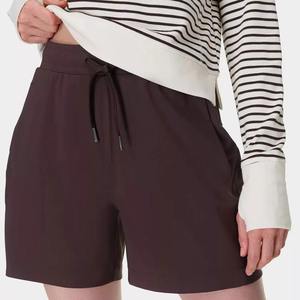 Shorts de sport et de gym extensibles tendance pour femme, collection été 2025 – Vente en gros, tailles plus, avec poches et cordon de serrage - Product Image 3