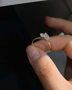 Bague de fiançailles en moissanite de luxe de qualité supérieure, idéale pour une demande en mariage ou un cadeau d'anniversaire, bijoux à vendre - Product Image 1